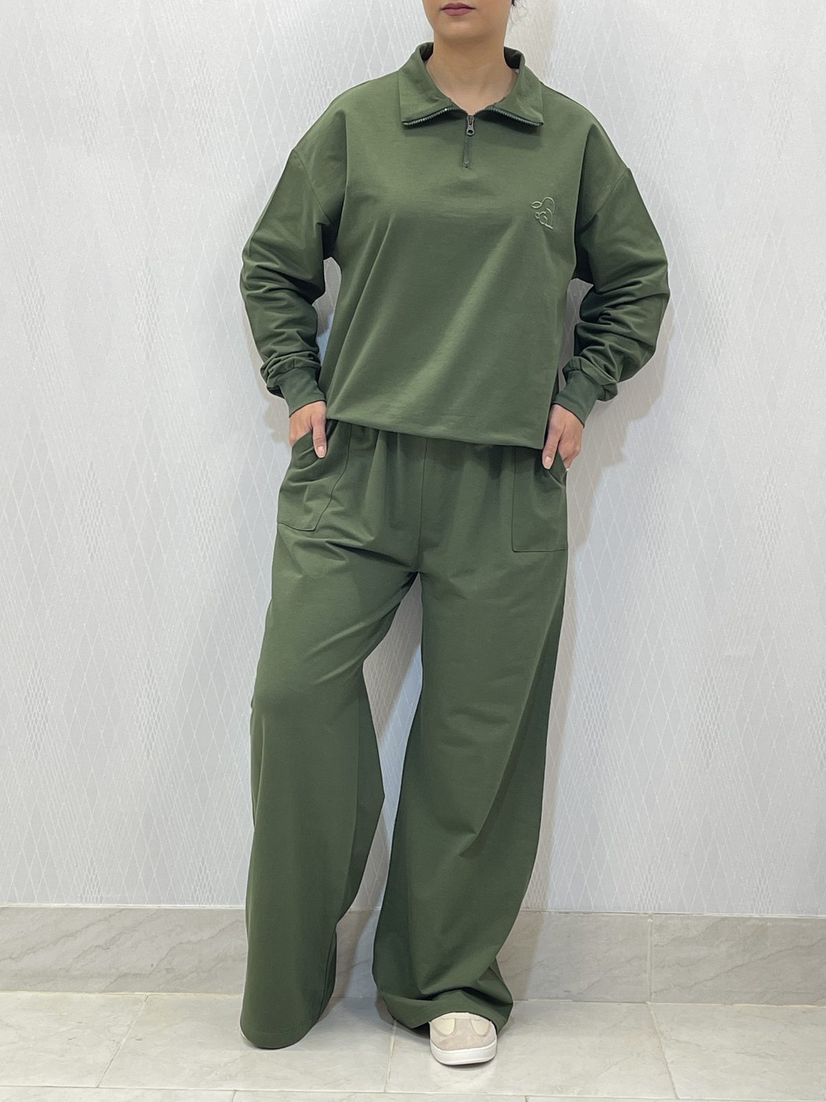 ست بلوز نیم زیپ و شلوار دورس زنانه ست بلوز نیم زیپ و شلوار دورس زنانه