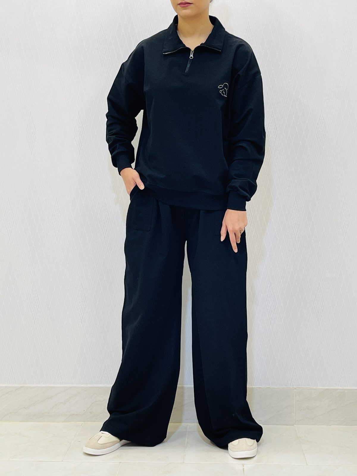 ست بلوز نیم زیپ و شلوار دورس زنانه ست بلوز نیم زیپ و شلوار دورس زنانه