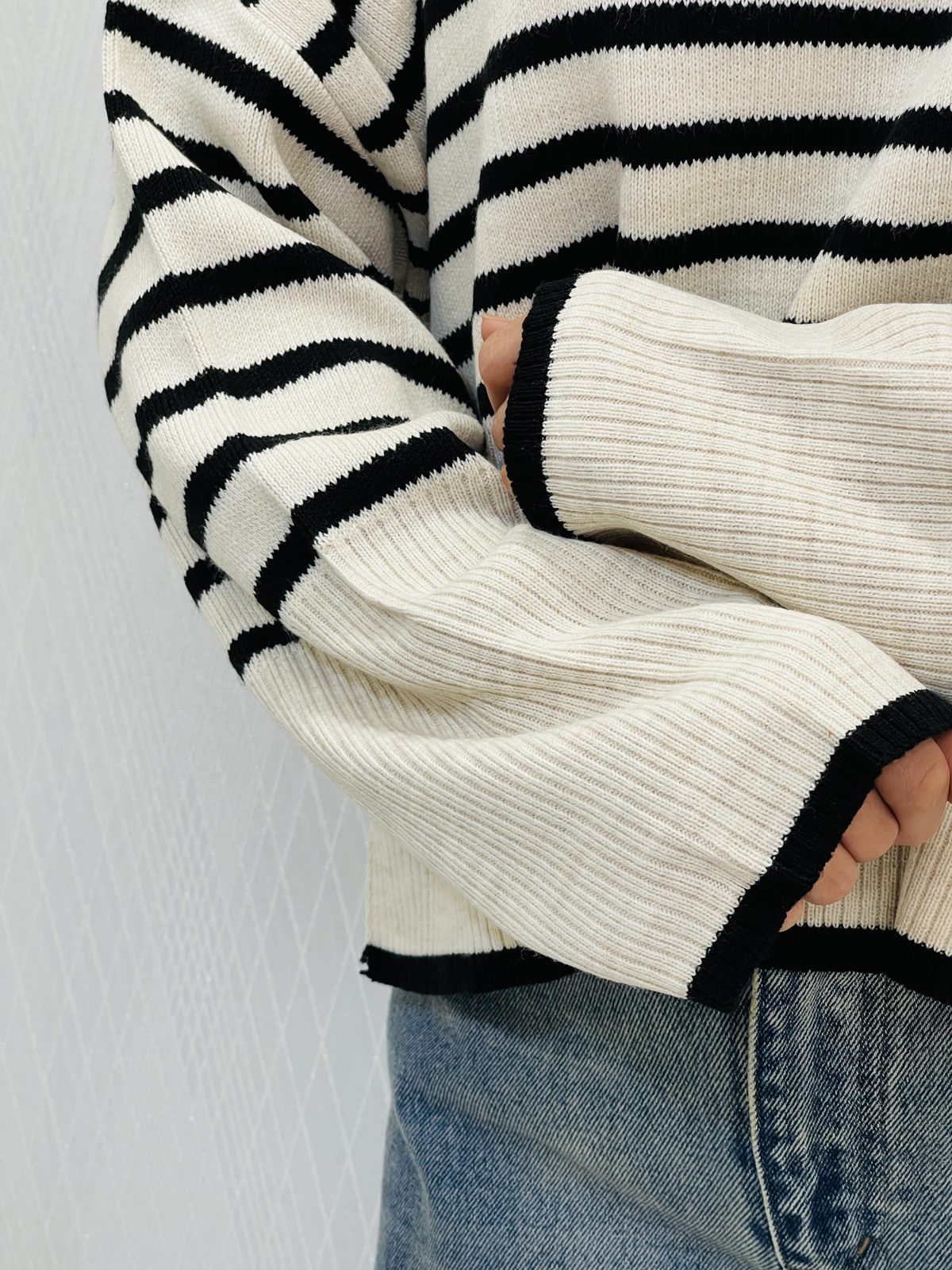 پلیور بافت کراپ راه راه زنانه پلیور بافت کراپ راه راه زنانه