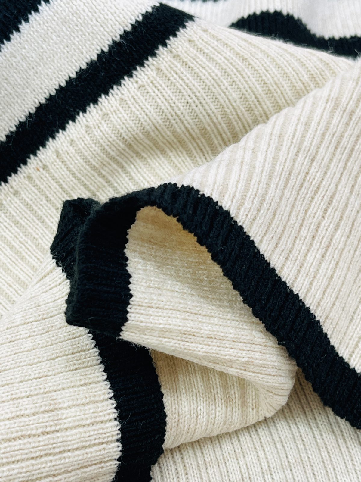 پلیور بافت کراپ راه راه زنانه پلیور بافت کراپ راه راه زنانه