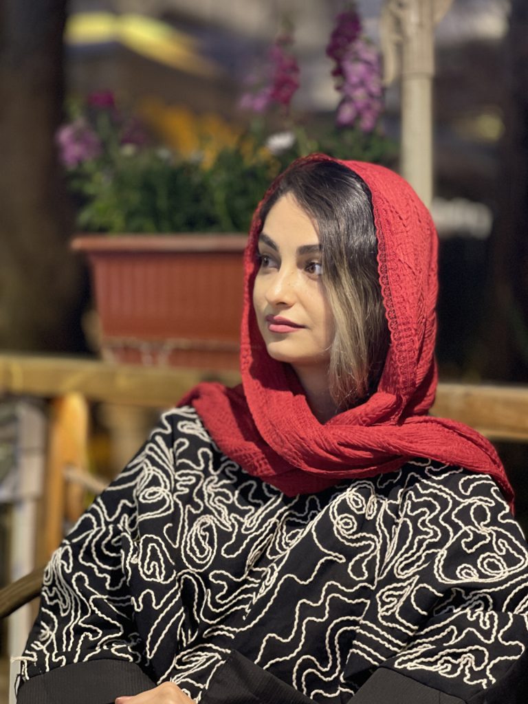 شال نخی دور تور شیک زنانه